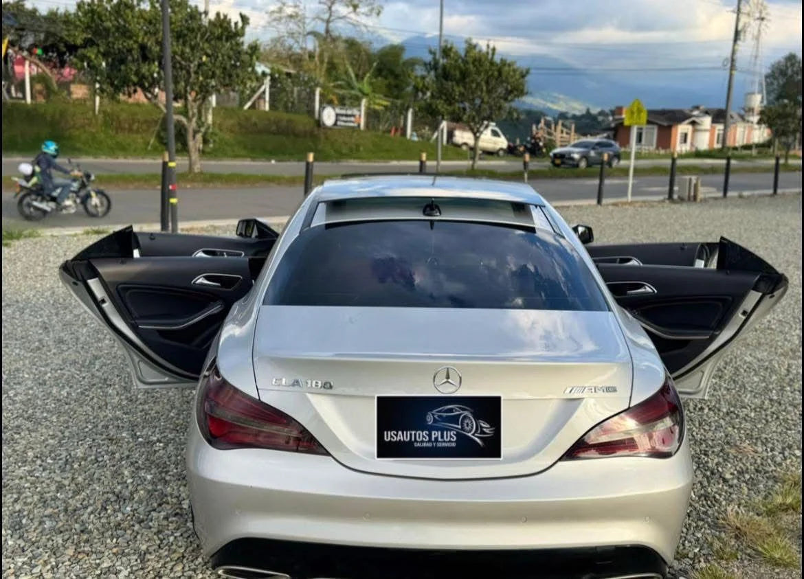 MERCEDES BENZ CLA 180 AMG AUTOMÁTICO