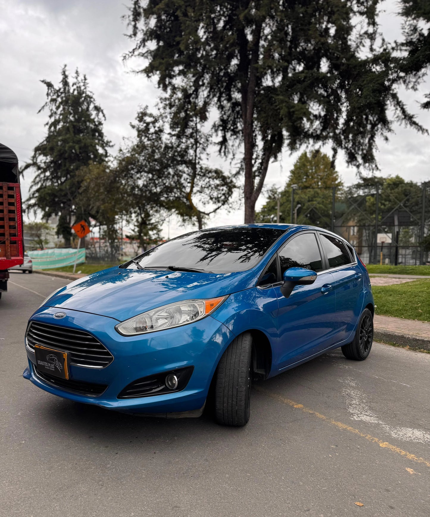 FORD FIESTA HATCHBACK AUTOMÁTICO 2015