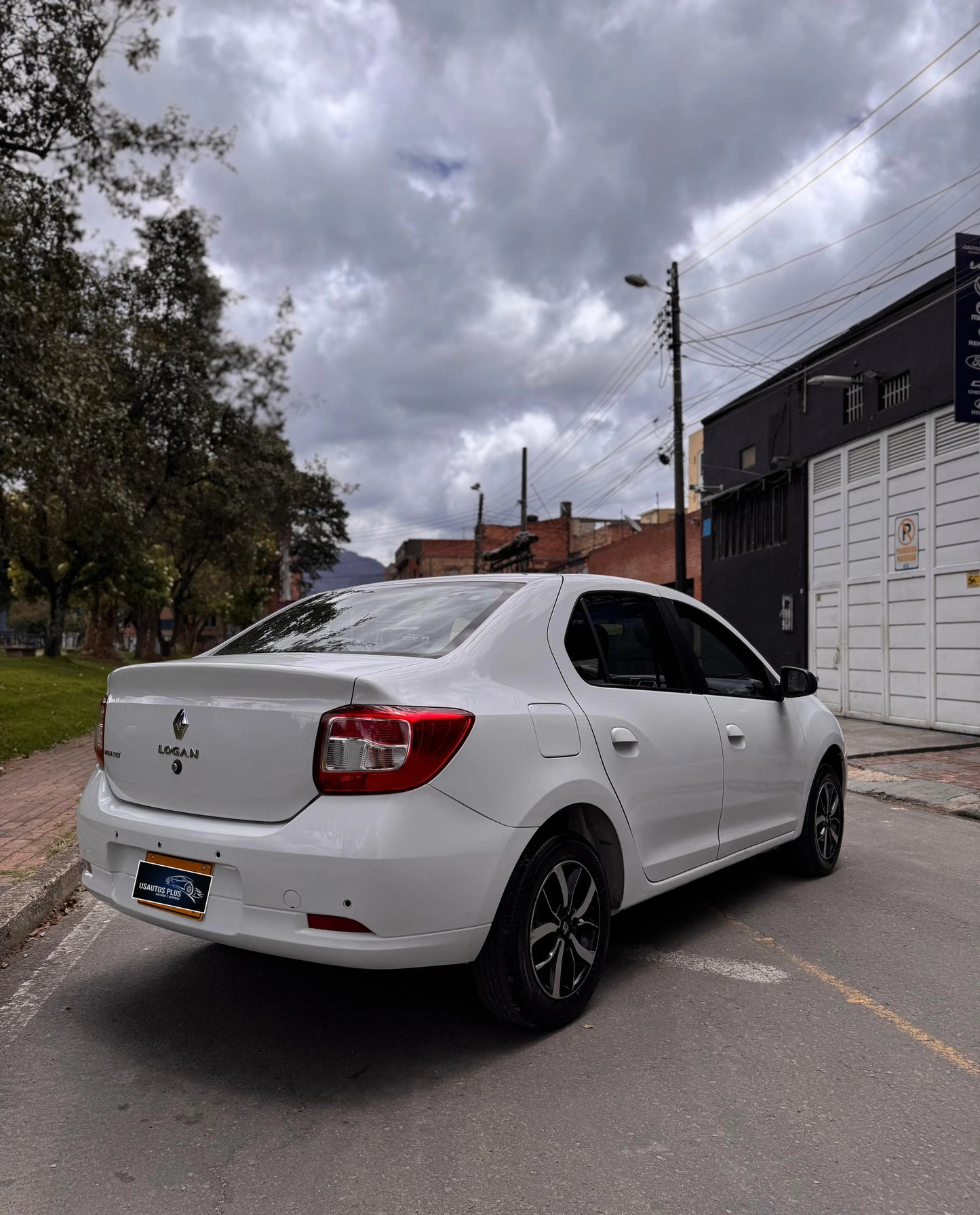 RENAULT LOGAN INTENS 1.6 FULL EQUIPO