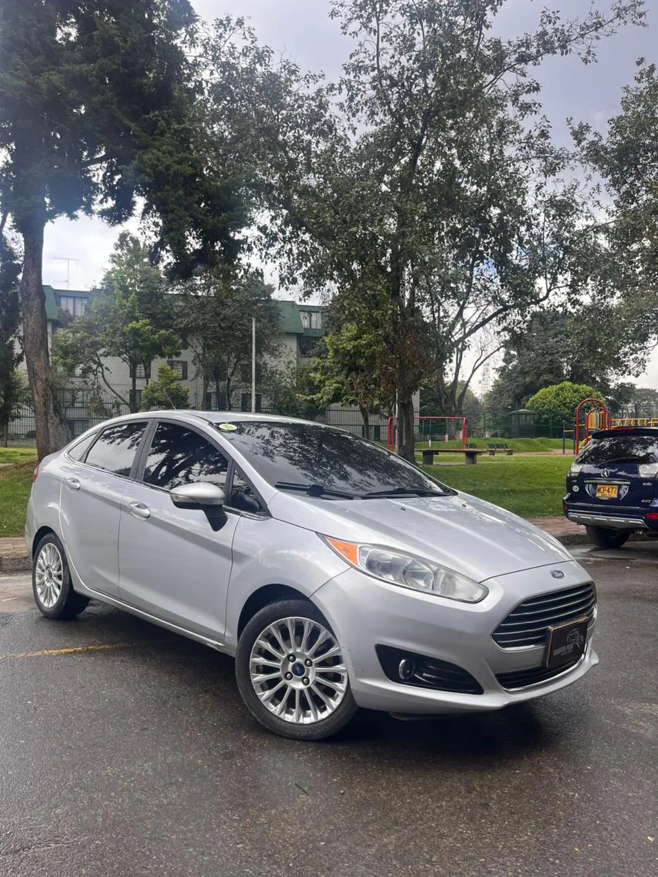 FORD FIESTA TITANIUM SEDAN