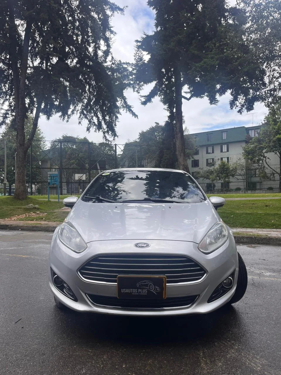 FORD FIESTA TITANIUM SEDAN