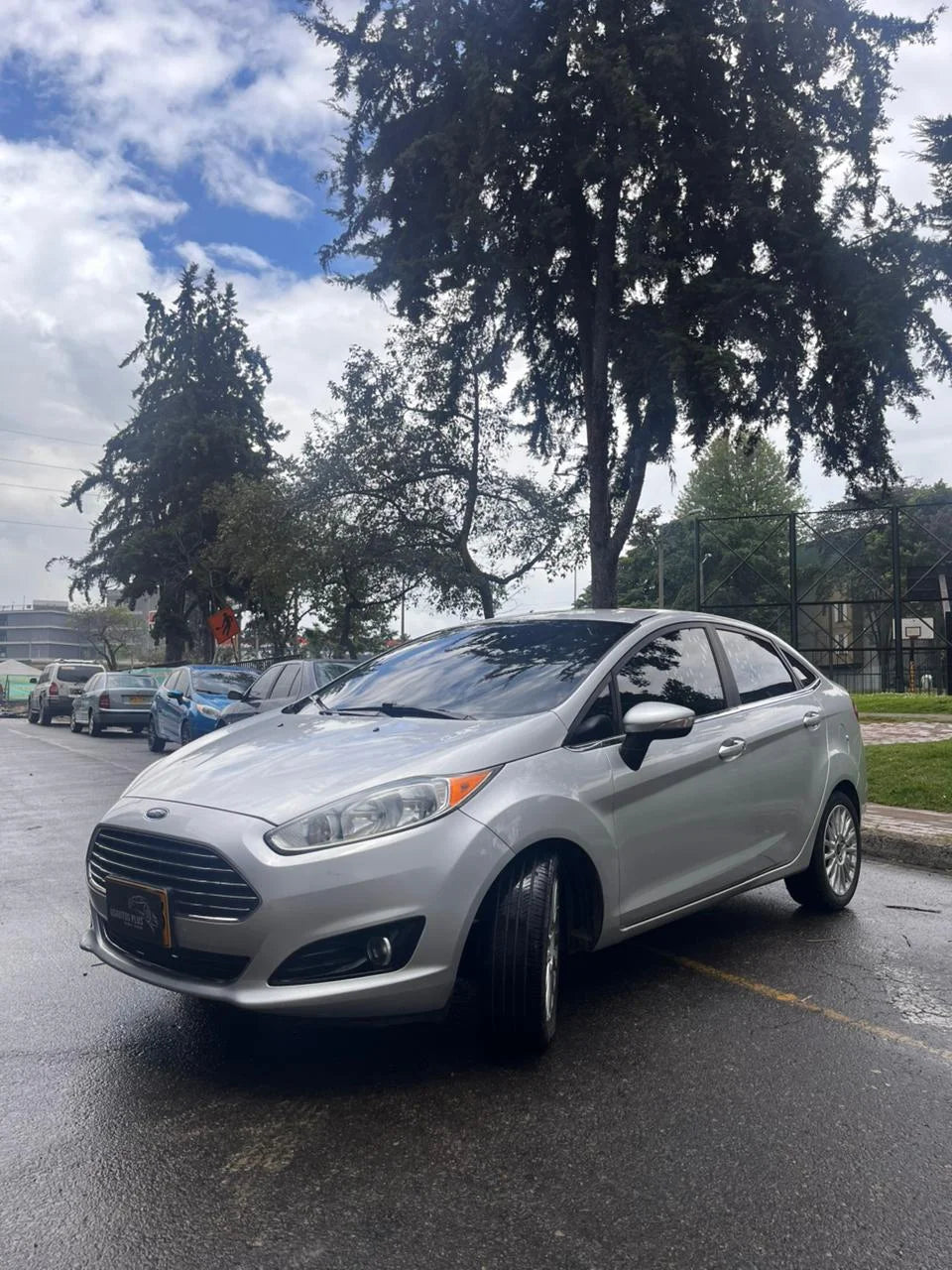 FORD FIESTA TITANIUM SEDAN