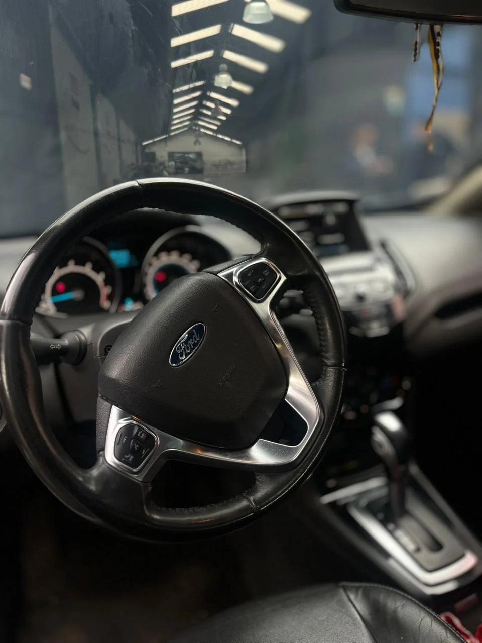 FORD FIESTA TITANIUM SEDAN