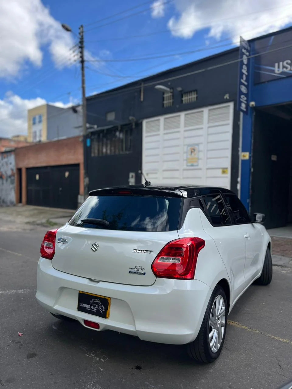 SUZUKI SWIFT HYBRID BITONO 2022