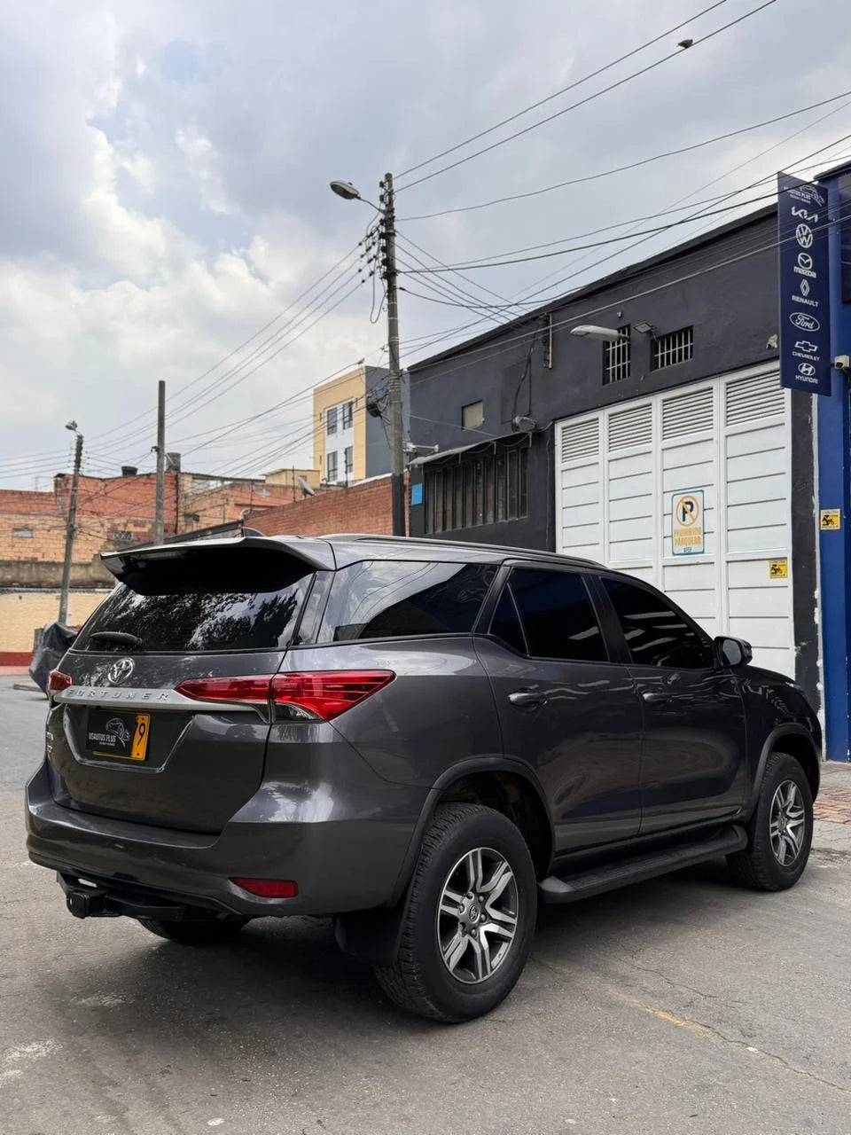 TOYOTA FORTUNER 2.7 GASOLINA AT