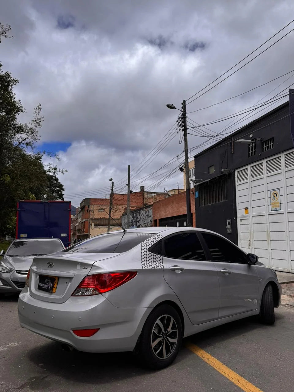 HYUNDAI ACCENT i25 MECÁNICO