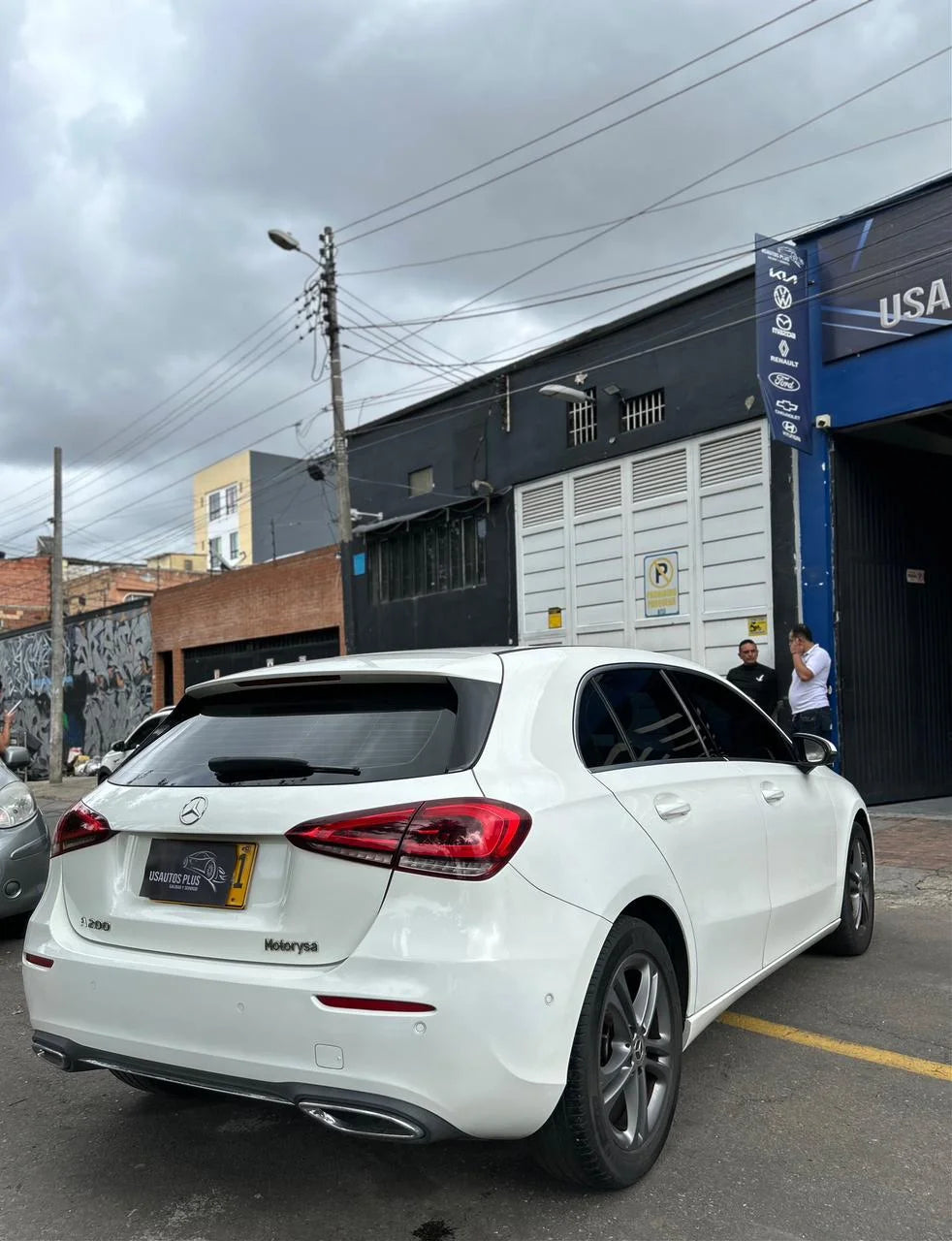 MERCEDES-BENZ A200 AUTOMÁTICO
