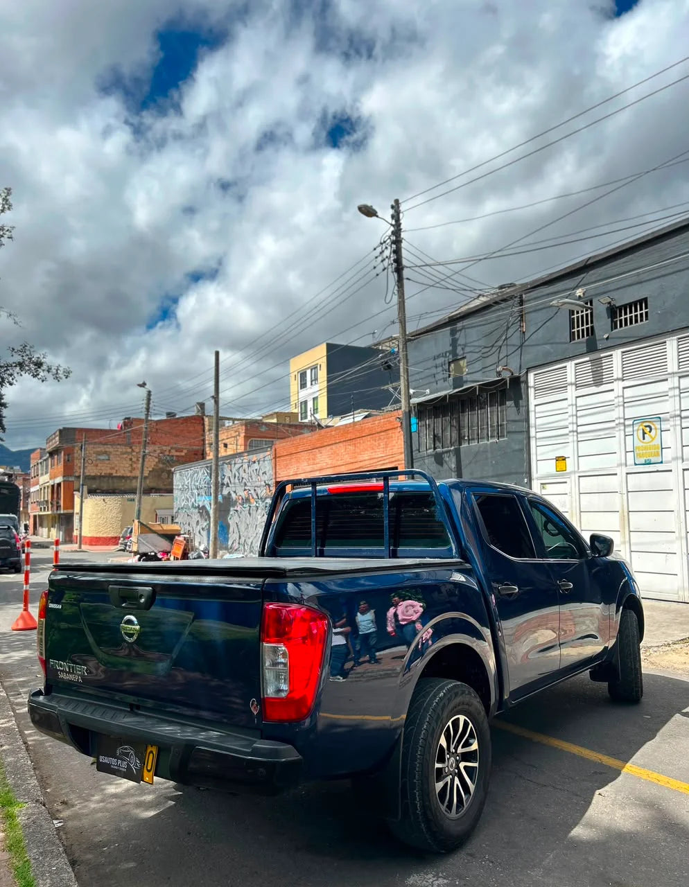 NISSAN FRONTIER DOBLE CABINA 4x2 MECÁNICA