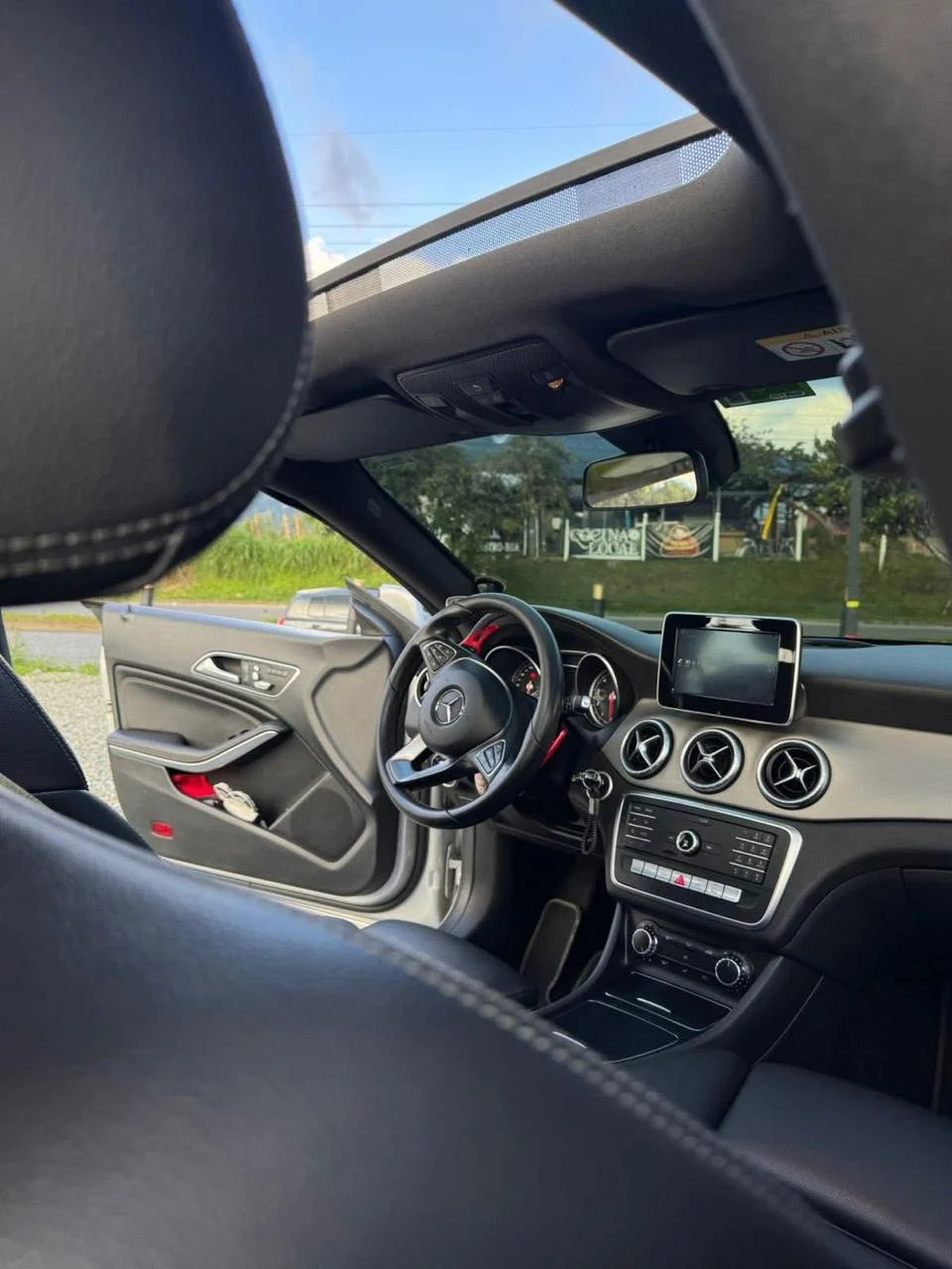 MERCEDES BENZ CLA 180 AMG AUTOMÁTICO