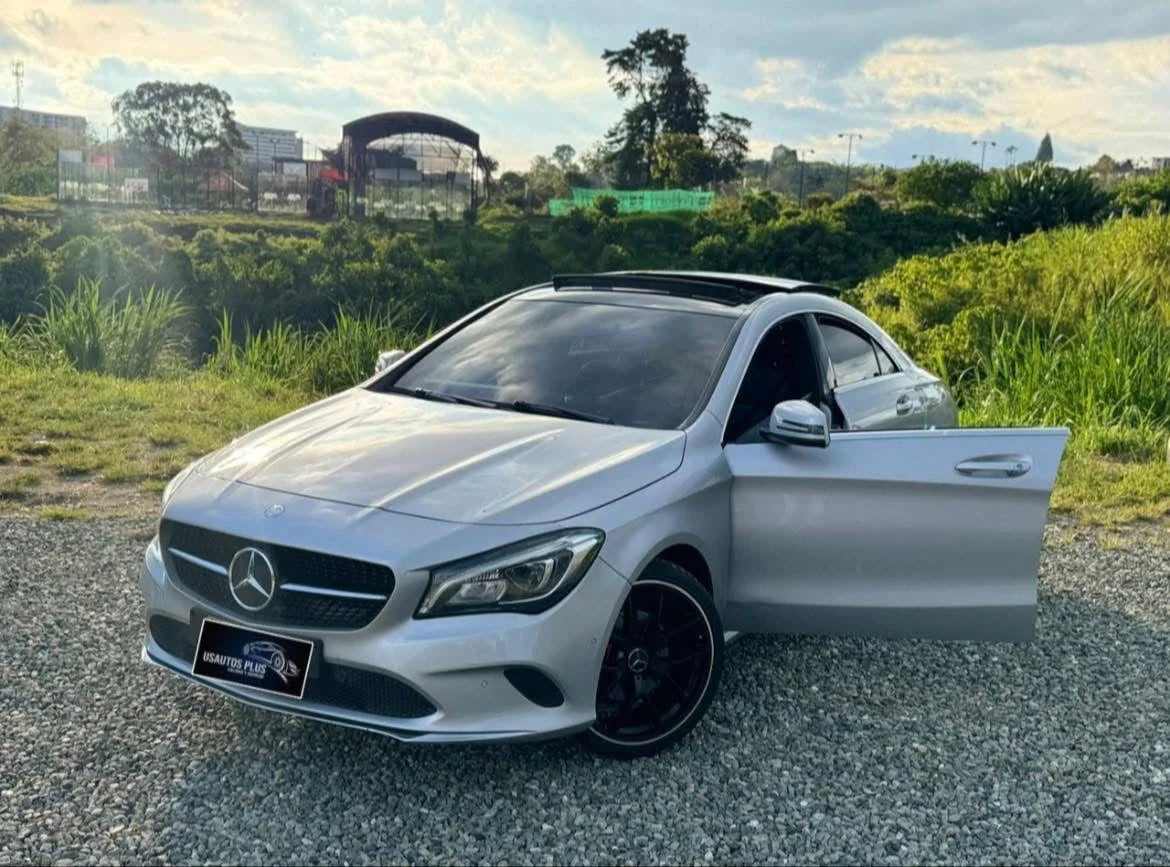 MERCEDES BENZ CLA 180 AMG AUTOMÁTICO