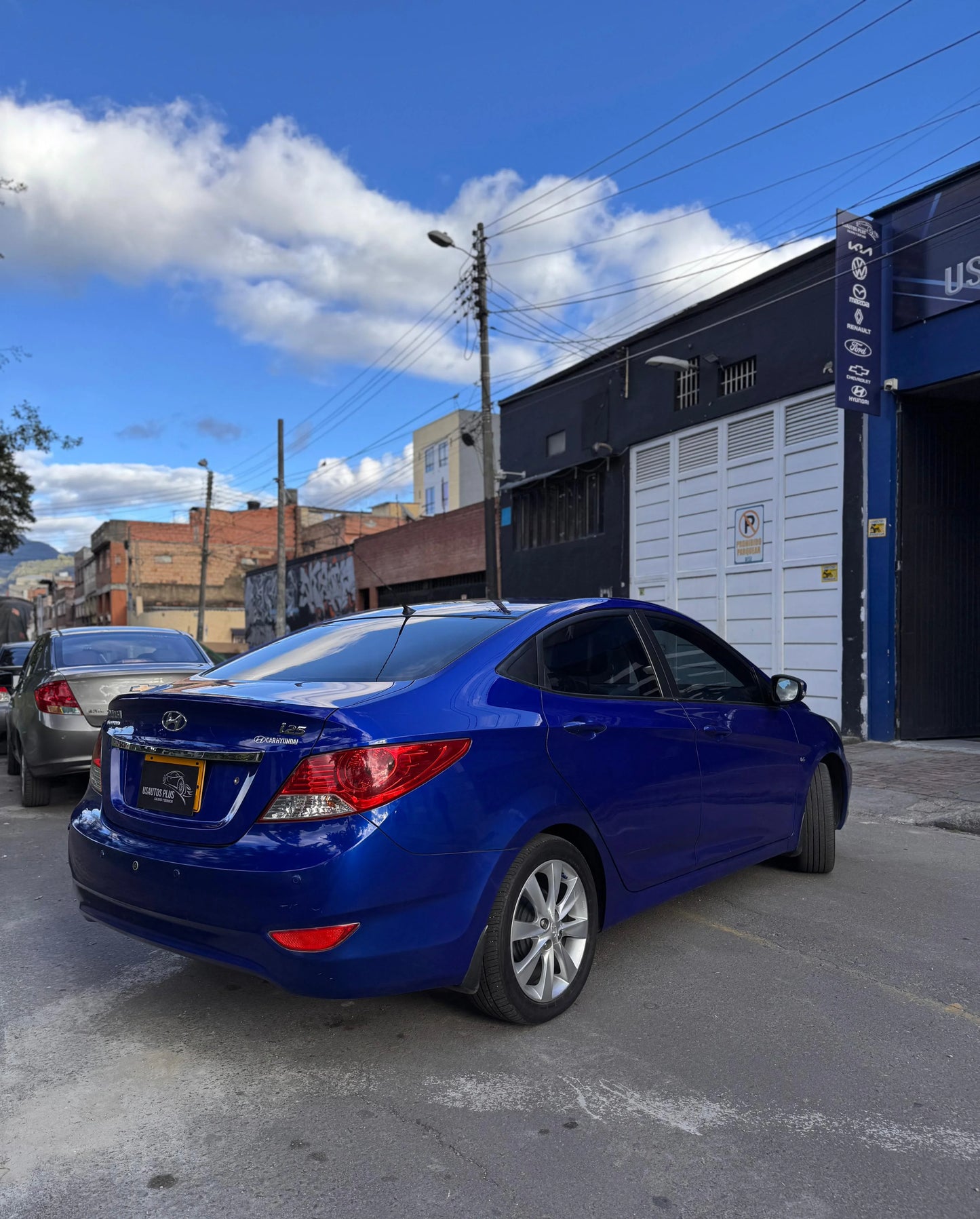 HYUNDAI i25 SEDÁN AUTOMÁTICO