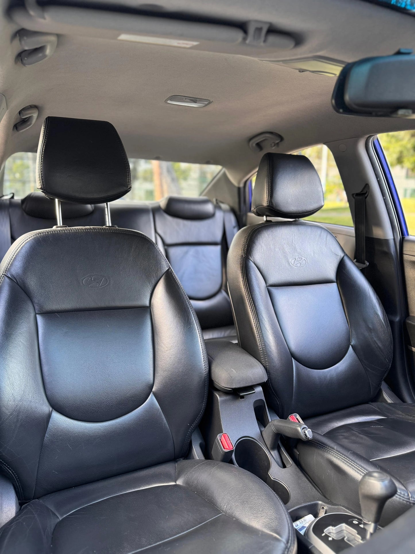 HYUNDAI i25 SEDÁN AUTOMÁTICO