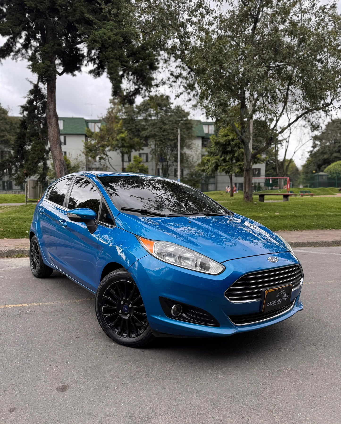 FORD FIESTA HATCHBACK AUTOMÁTICO 2015