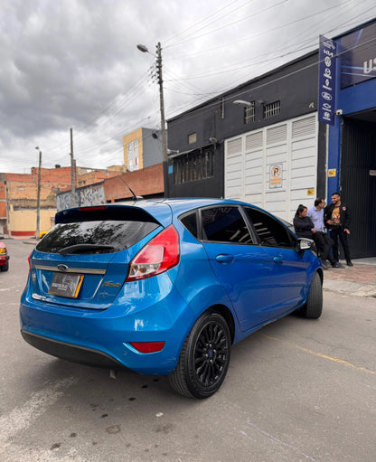 FORD FIESTA HATCHBACK AUTOMÁTICO 2015
