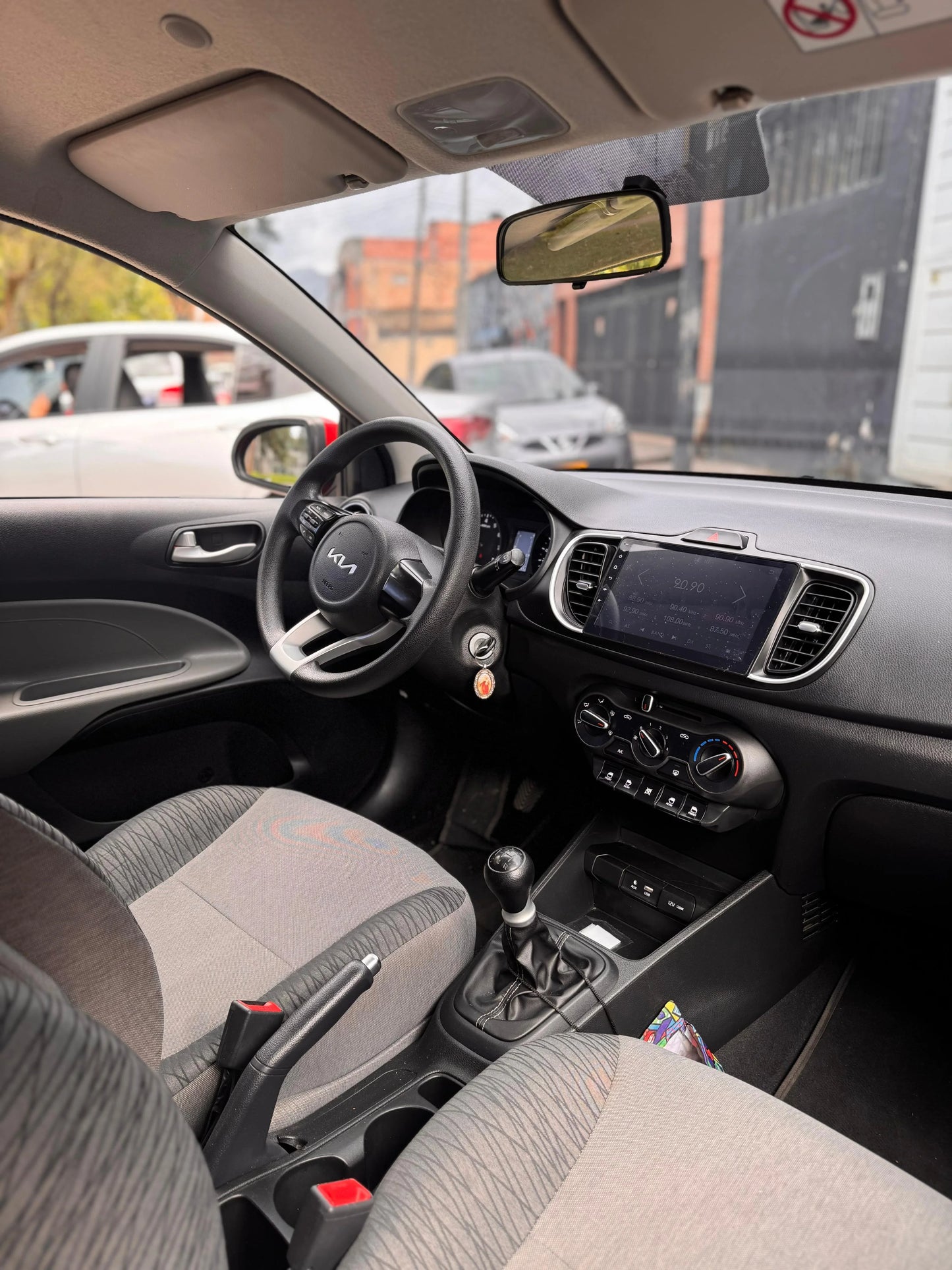 KIA SOLUTO EMOTION MECÁNICO 2023