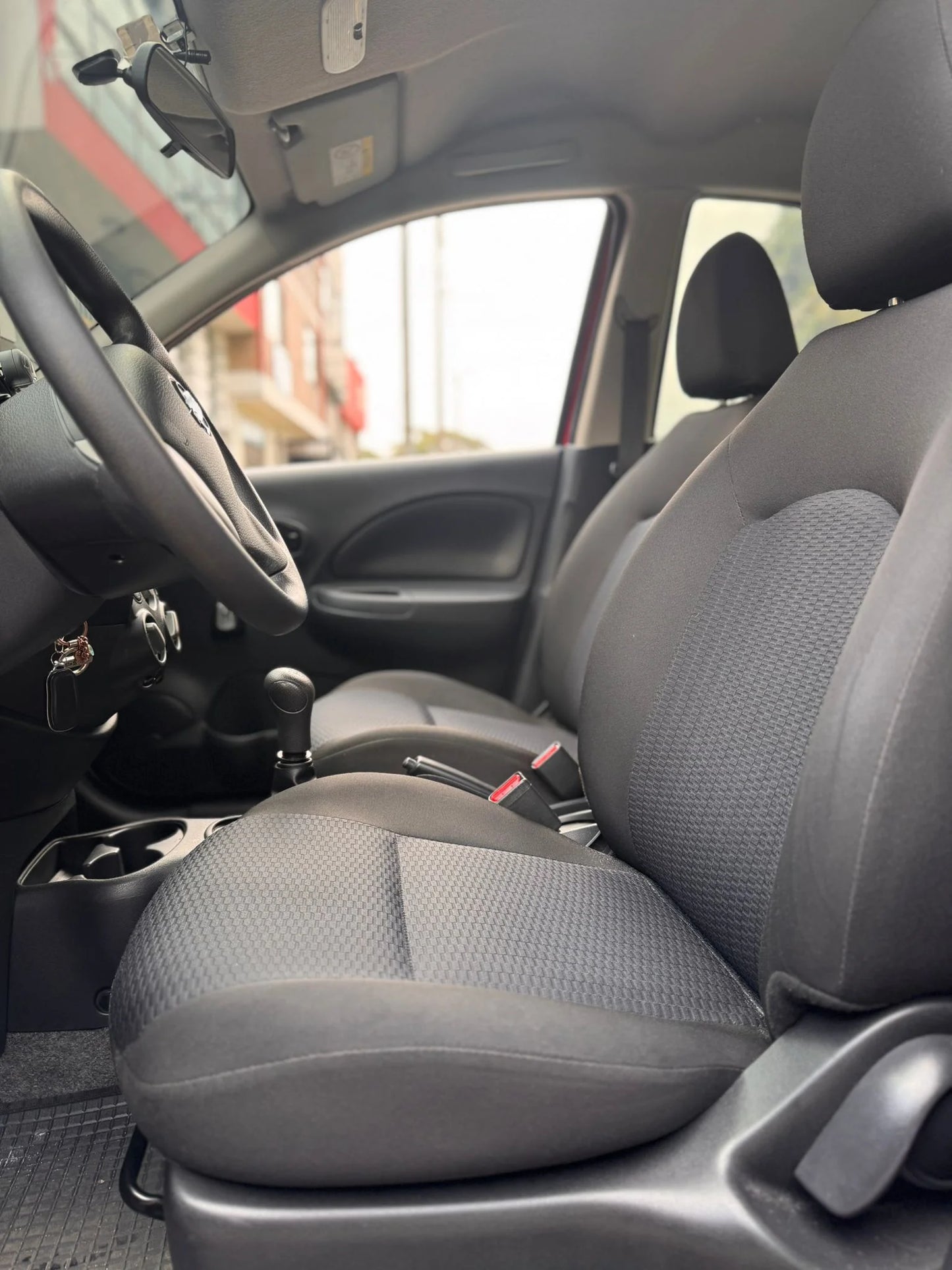 NISSAN MARCH ACTIVE EMOTION 1.6L MECÁNICO