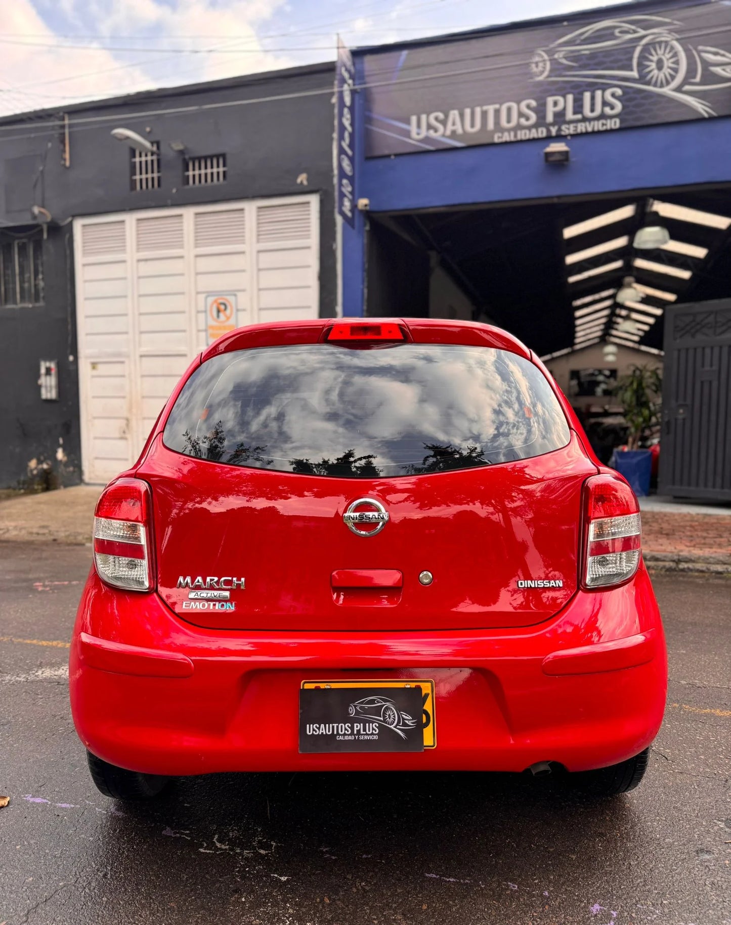 NISSAN MARCH ACTIVE EMOTION 1.6L MECÁNICO