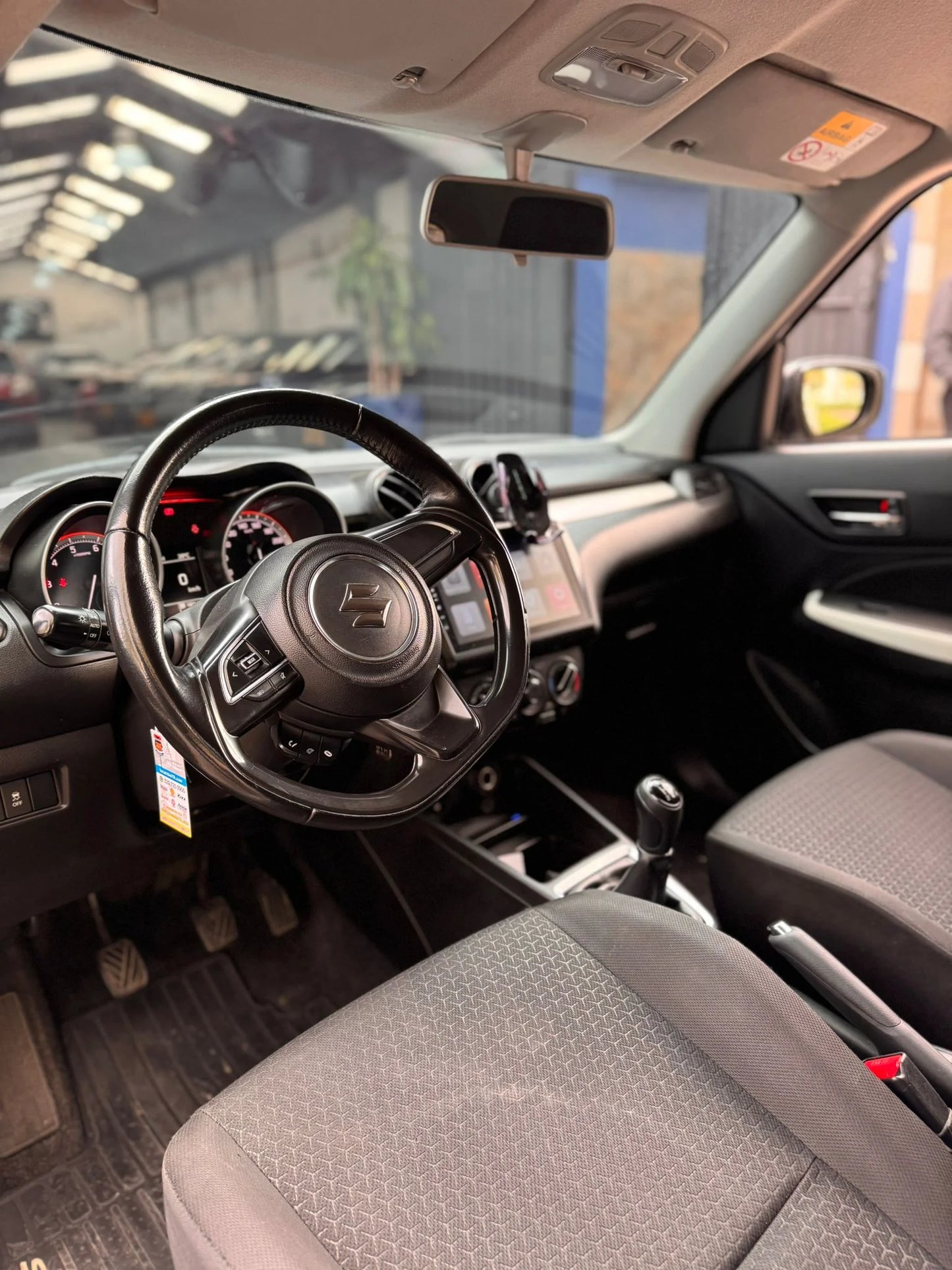 SUZUKI SWIFT HYBRID GLX 2022