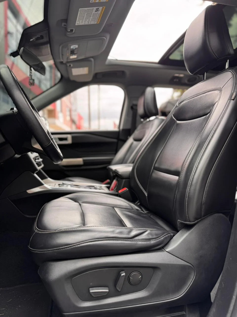 FORD EXPLORER XLT 4X4 PLUS