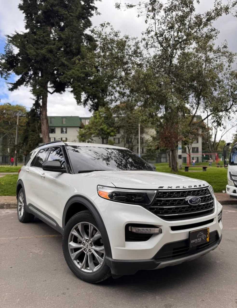 FORD EXPLORER XLT 4X4 PLUS