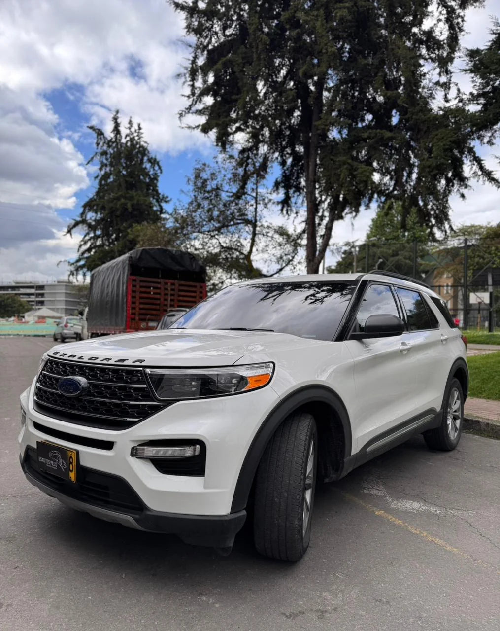 FORD EXPLORER XLT 4X4 PLUS