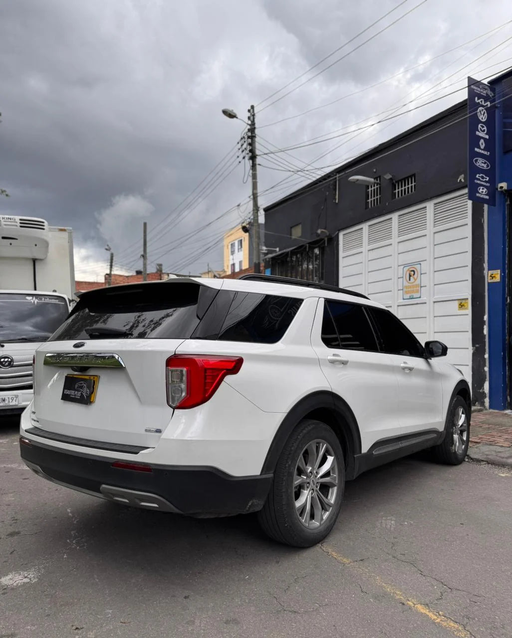 FORD EXPLORER XLT 4X4 PLUS
