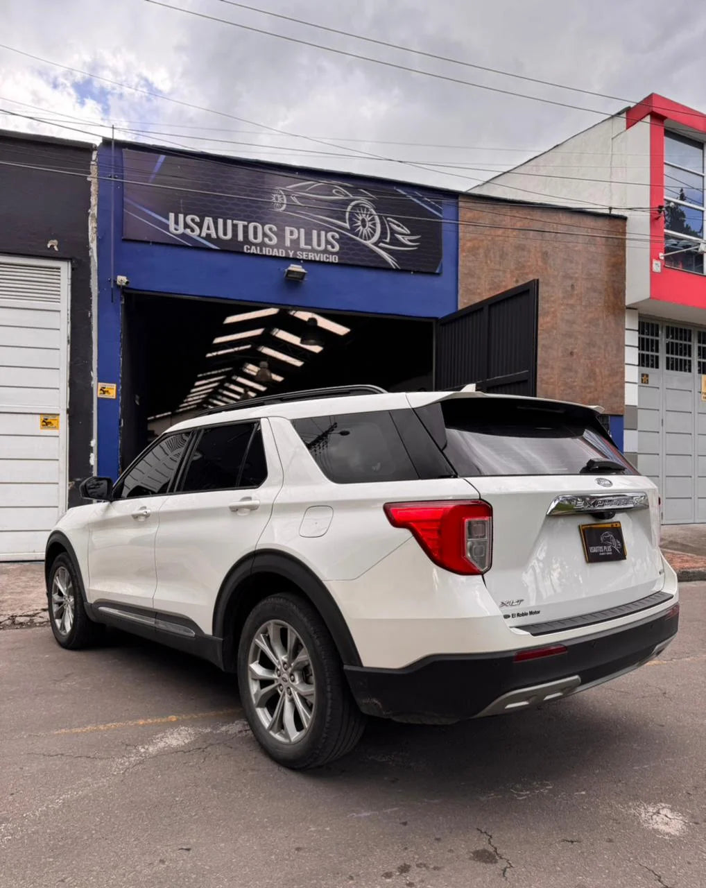 FORD EXPLORER XLT 4X4 PLUS