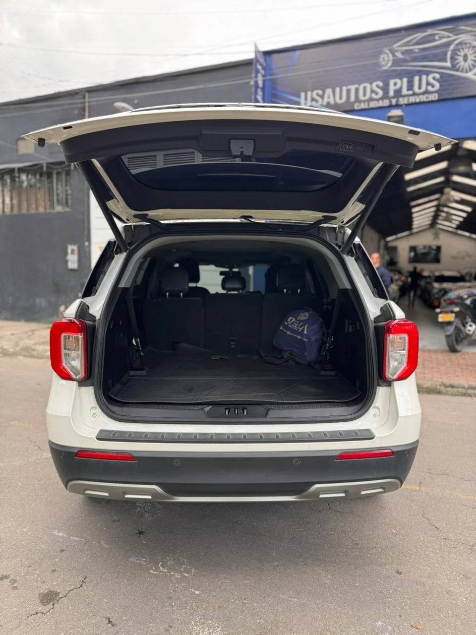 FORD EXPLORER XLT 4X4 PLUS