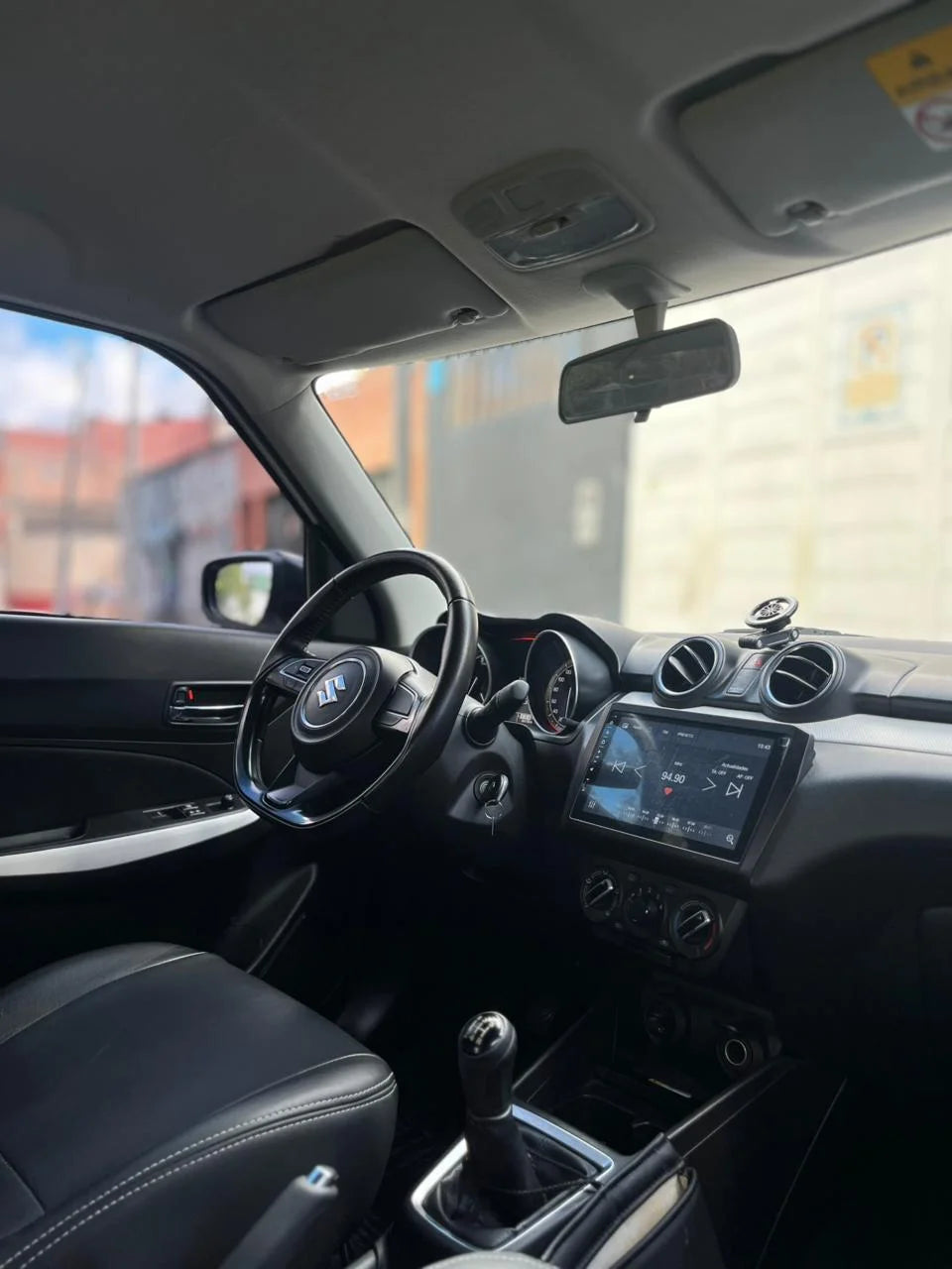 SUZUKI SWIFT HYBRID BITONO 2022