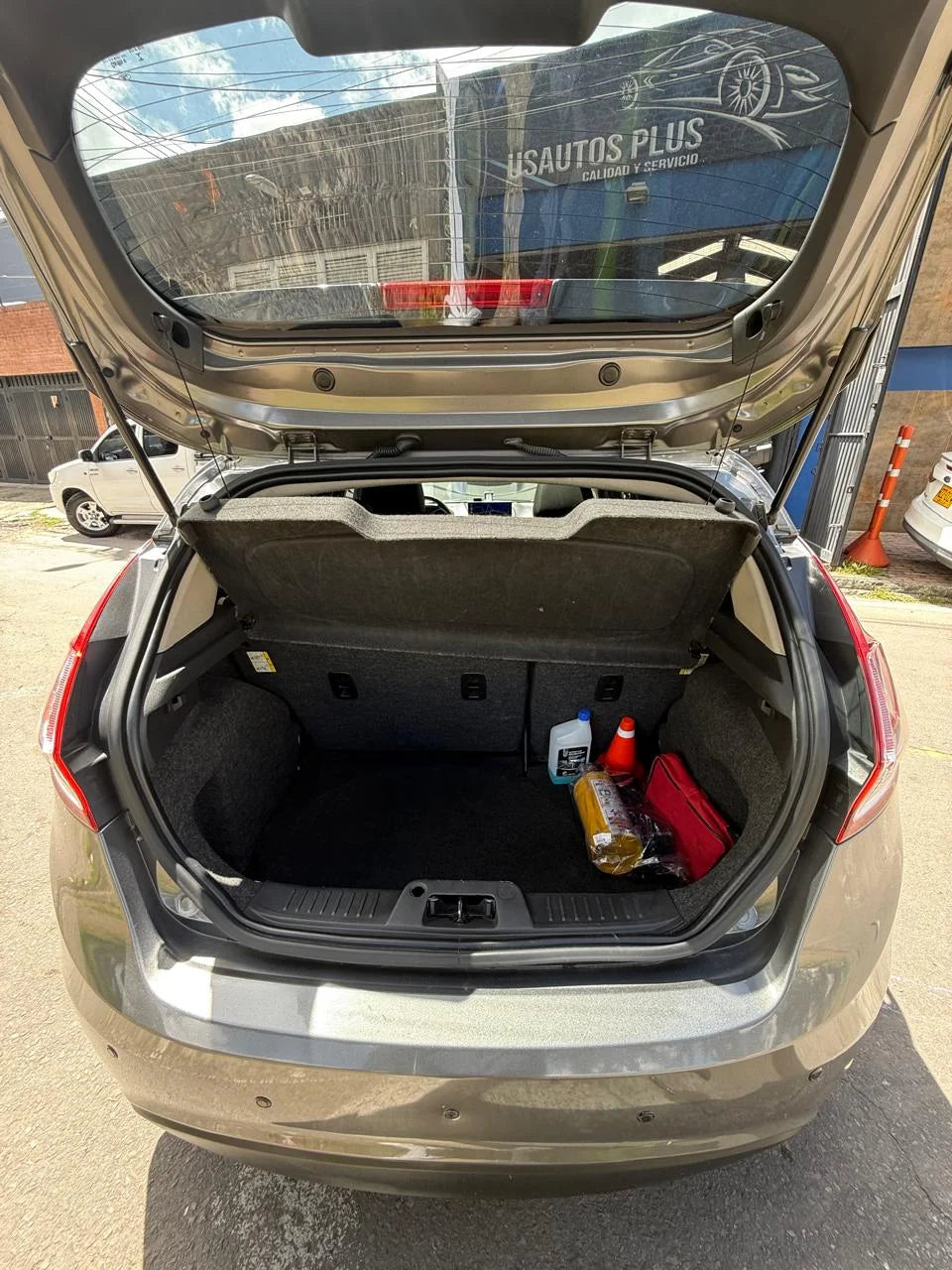 FORD FIESTA HATCHBACK SE