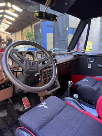 MITSUBISHI L047GW – 4x4 CLÁSICO 8 PUESTOS