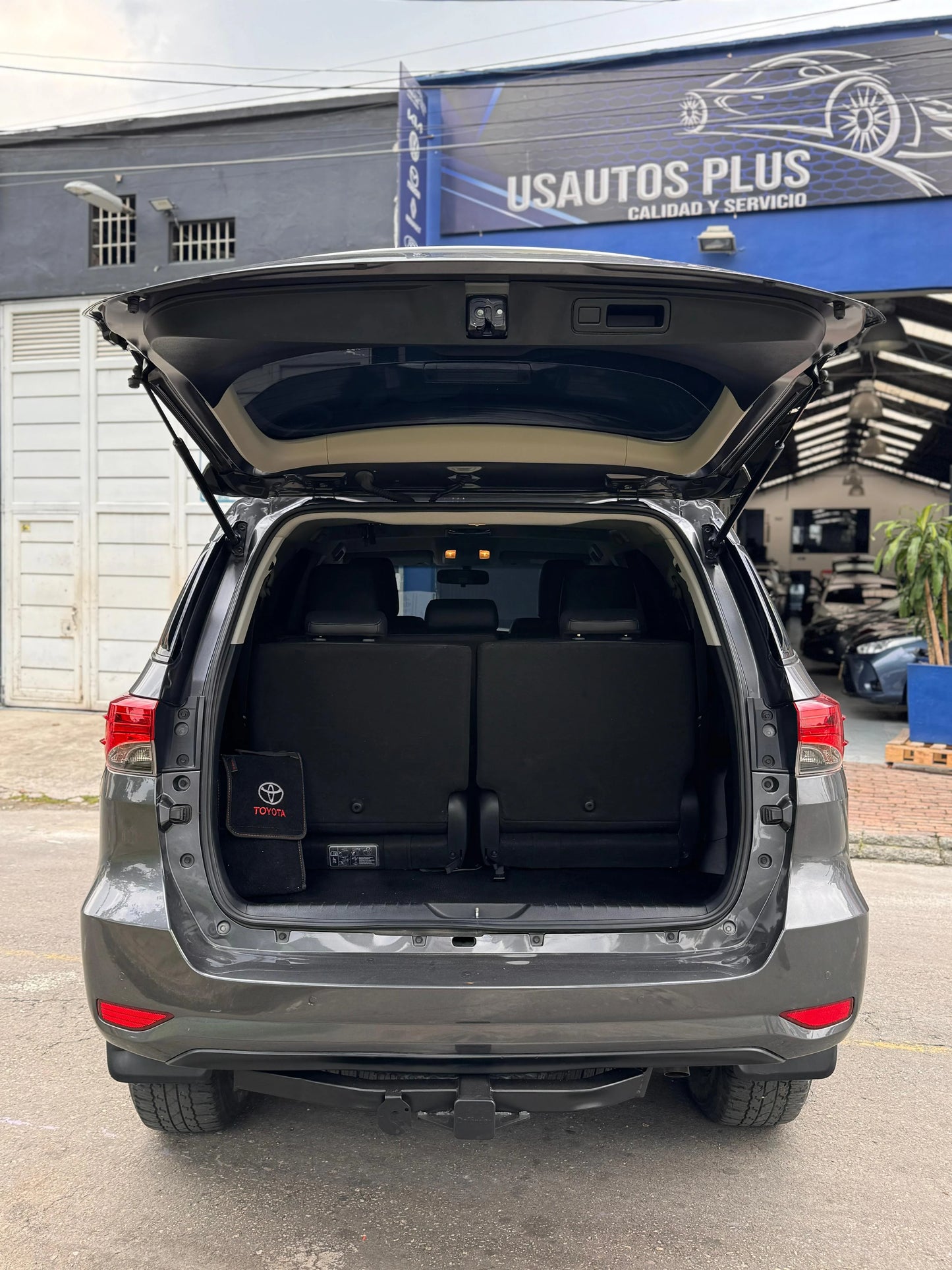 TOYOTA FORTUNER 2.7 GASOLINA AT