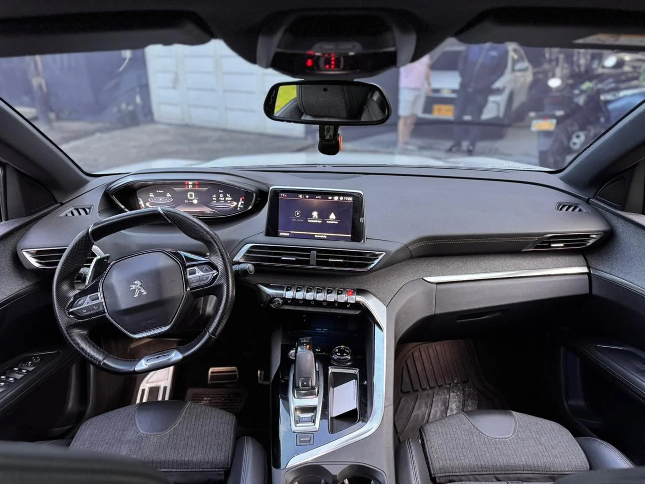 PEUGEOT 3008 GT LINE– AUTOMÁTICA 1.6L SUV PREMIUM