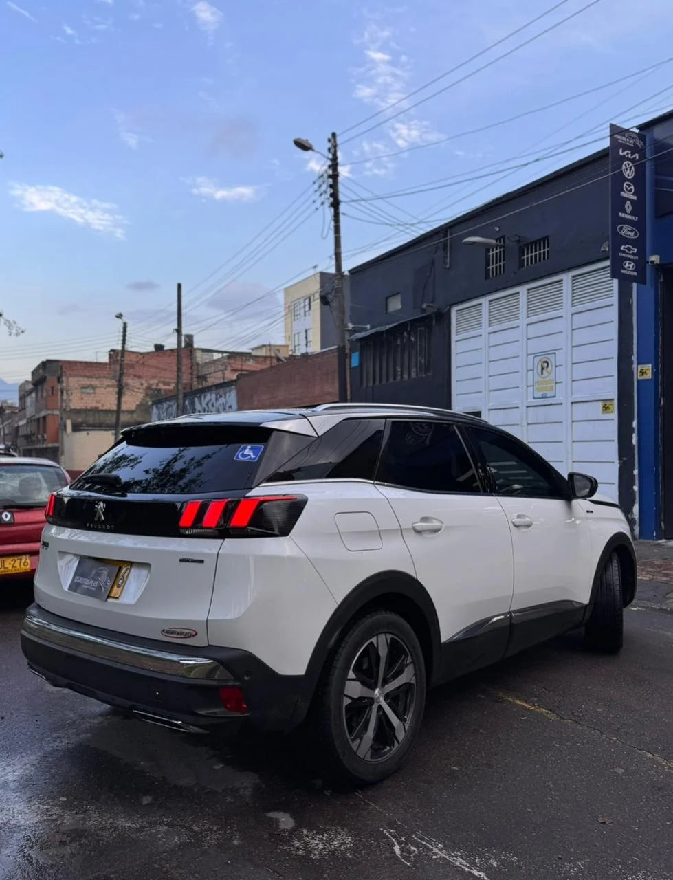 PEUGEOT 3008 GT LINE– AUTOMÁTICA 1.6L SUV PREMIUM
