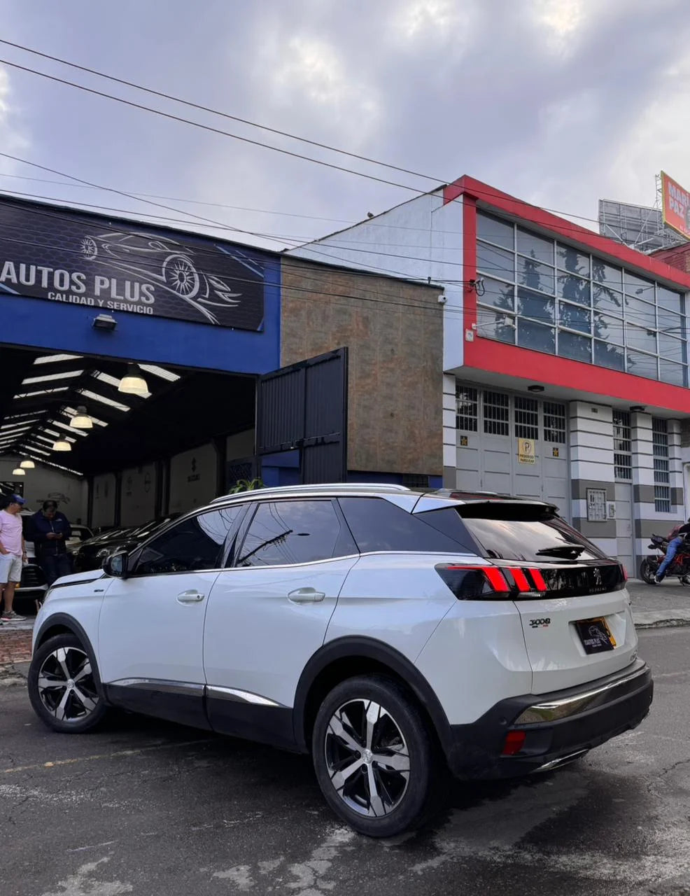 PEUGEOT 3008 GT LINE– AUTOMÁTICA 1.6L SUV PREMIUM
