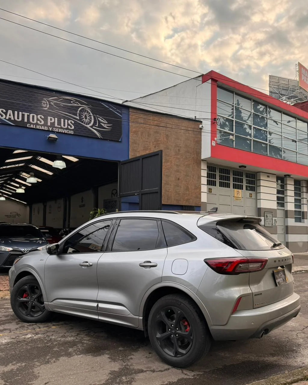 FORD ESCAPE ST- LINE 2023 HÍBRIDA AUTOMÁTICA