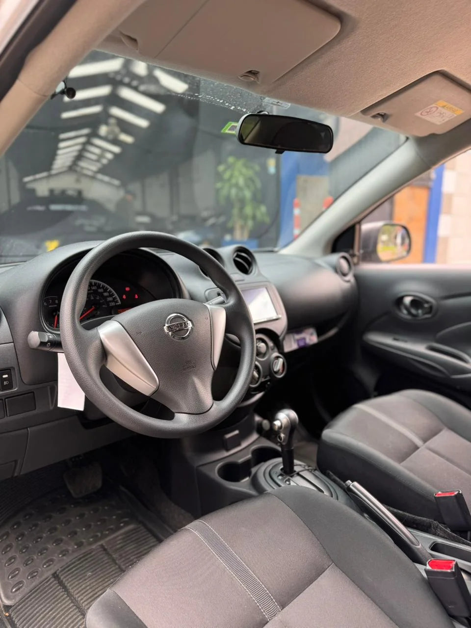 NISSAN VERSA V-DRIVE CONNECT AUTOMÁTIC
