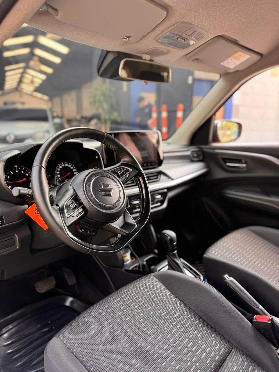 SUZUKI SWIFT HÍBRIDO GLX AUTOMÁTICO