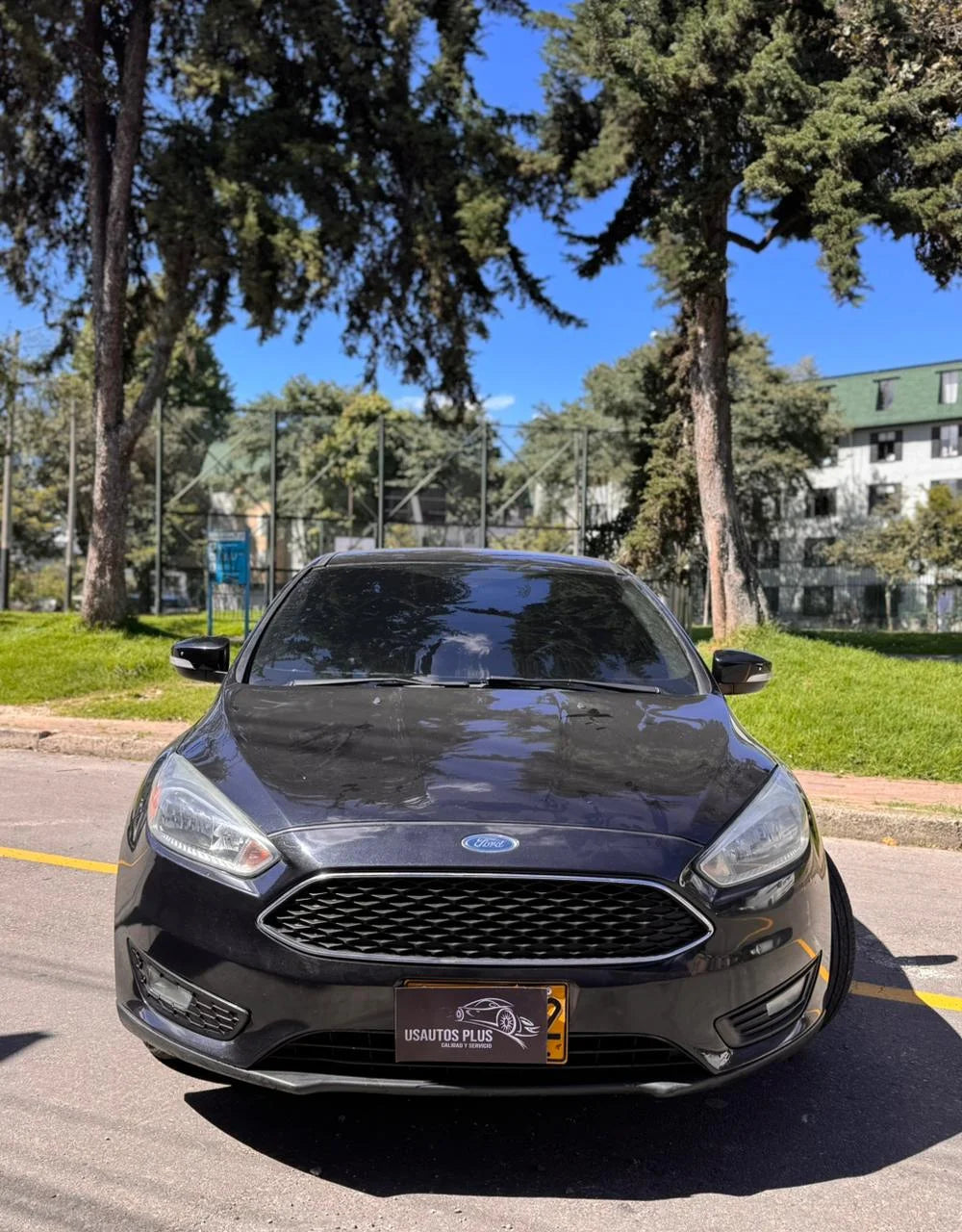 FORD FOCUS SE AUTOMÁTICO SEDÁN