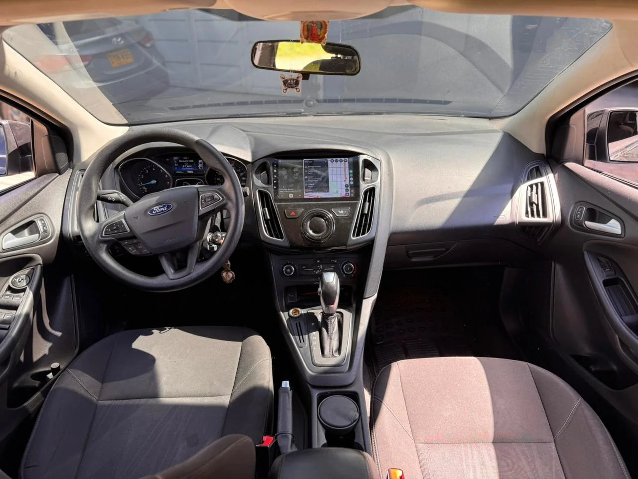 FORD FOCUS SE AUTOMÁTICO SEDÁN