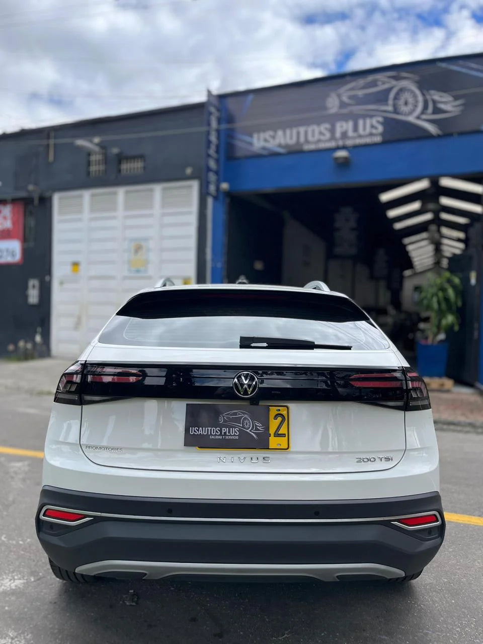VOLKSWAGEN NIVUS HIGHLINE FULL EQUIPO