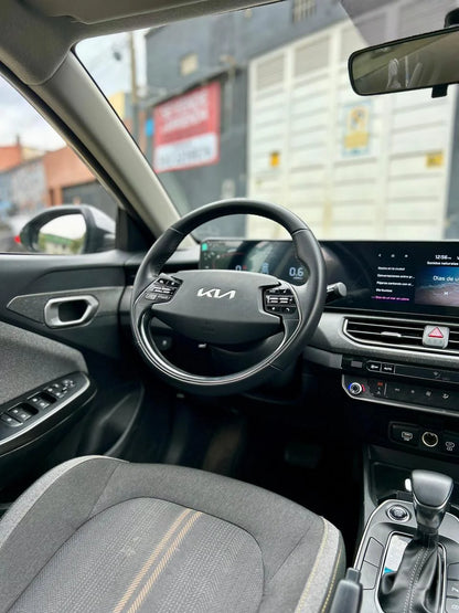 KIA K3 CROSS ZENITH AUTOMÁTICA