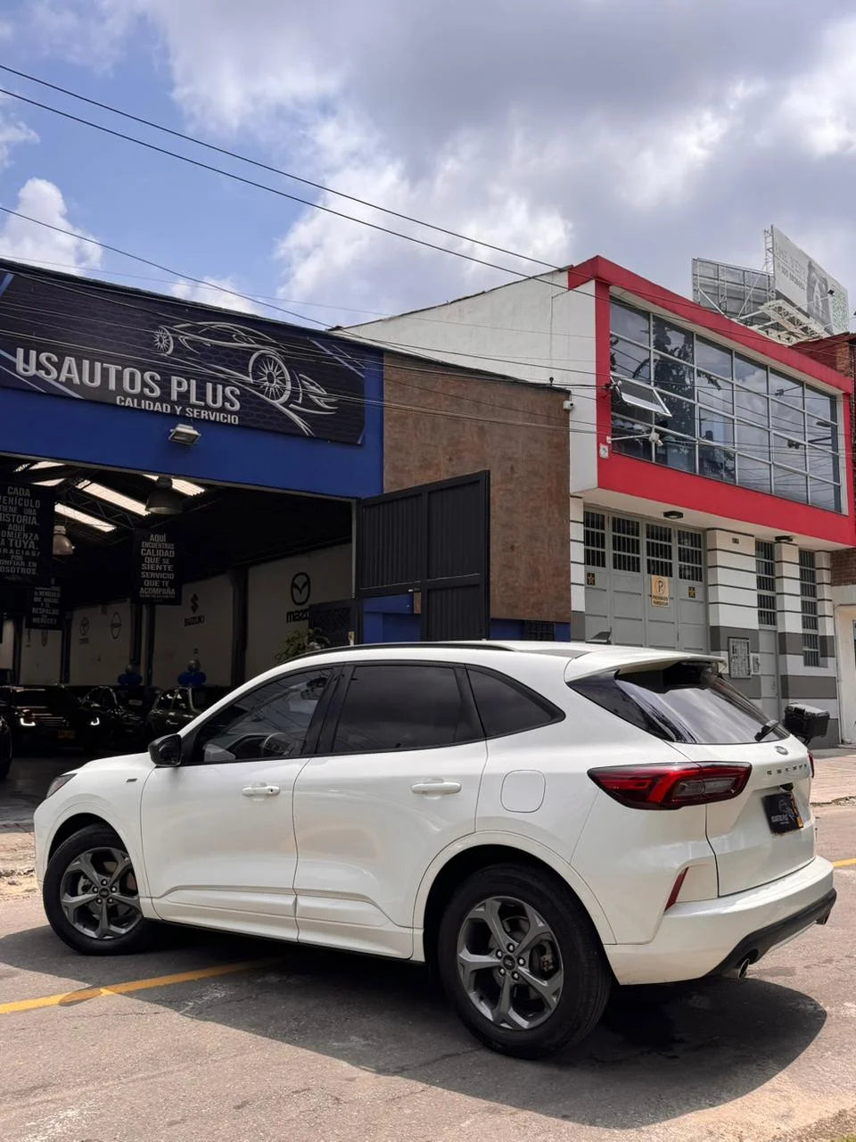 FORD ESCAPE ST- LINE 2023 HÍBRIDA AUTOMÁTICA