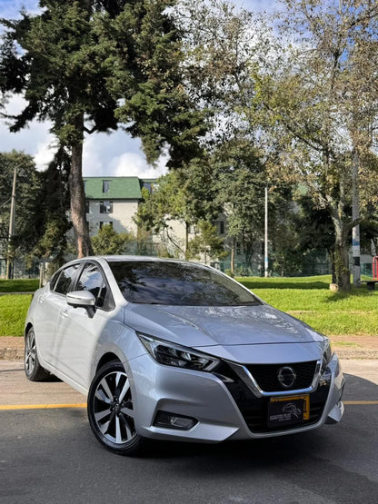 NISSAN VERSA EXCLUSIVE AUTOMÁTICO