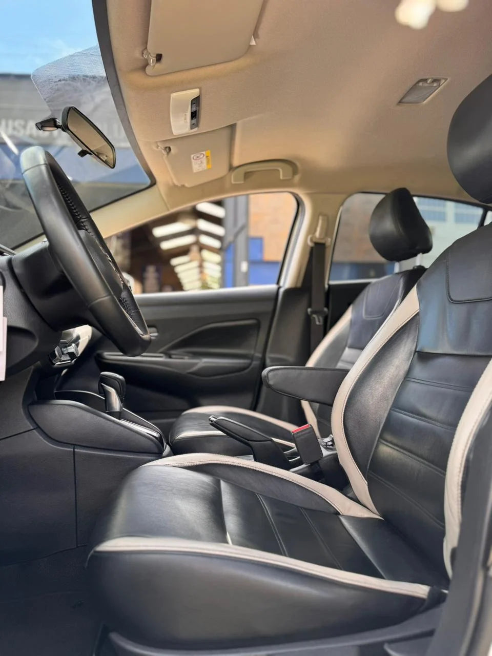 NISSAN VERSA EXCLUSIVE AUTOMÁTICO