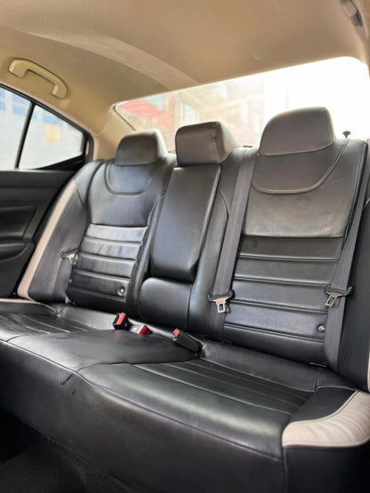 NISSAN VERSA EXCLUSIVE AUTOMÁTICO