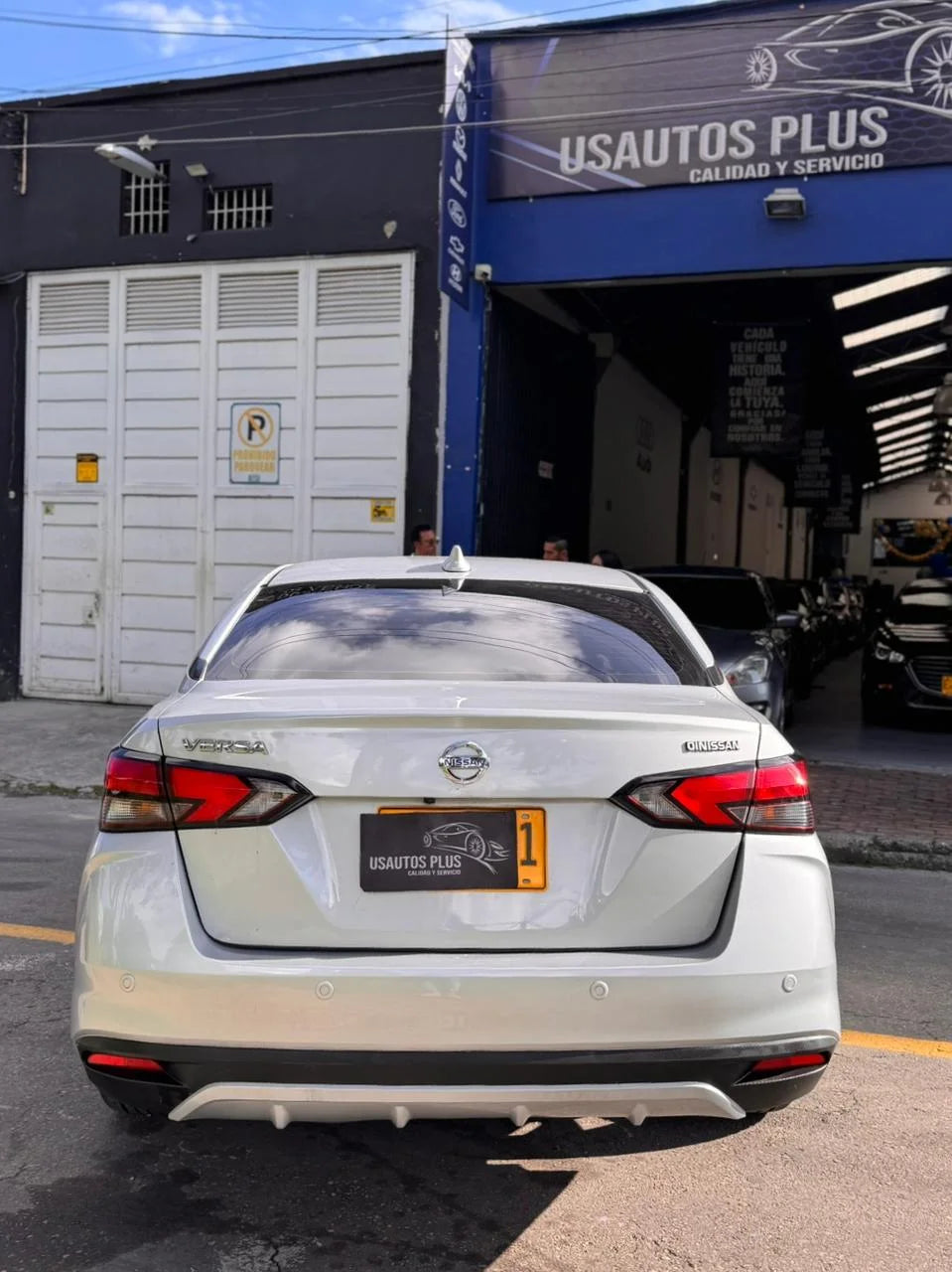 NISSAN VERSA EXCLUSIVE AUTOMÁTICO