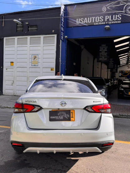 NISSAN VERSA EXCLUSIVE AUTOMÁTICO