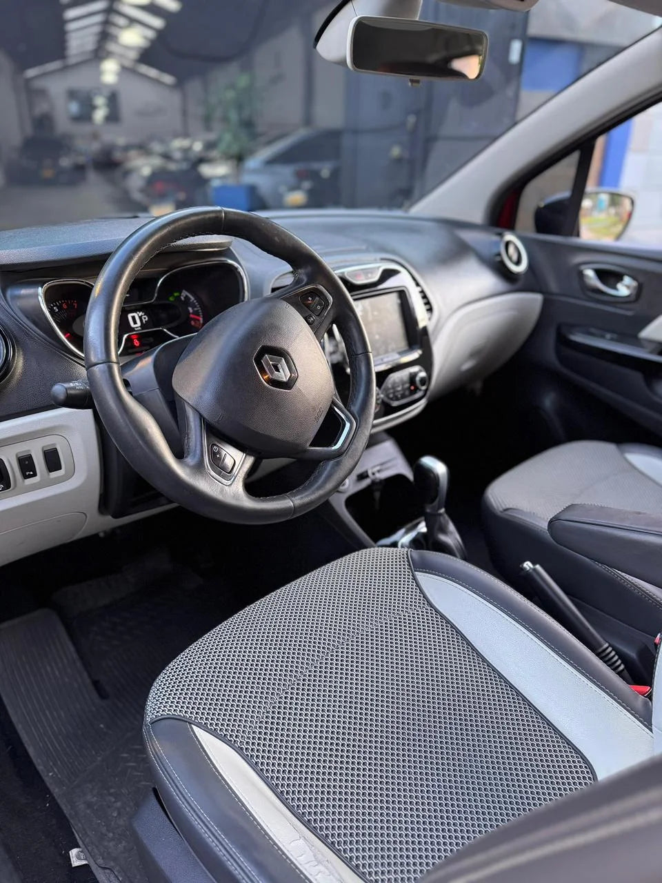RENAULT CAPTUR INTENS AUTOMÁTICA