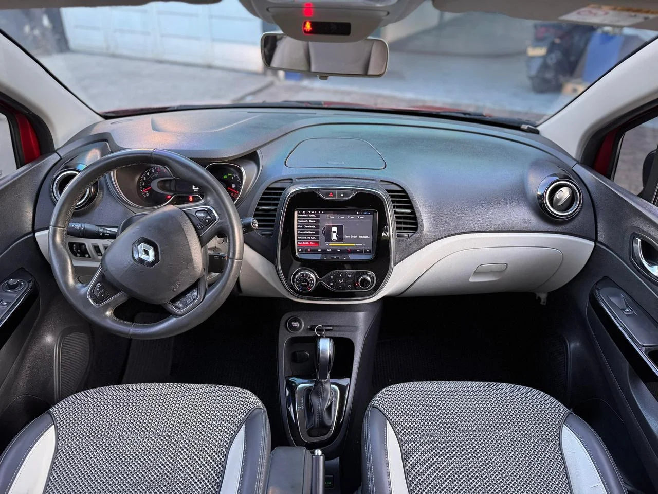 RENAULT CAPTUR INTENS AUTOMÁTICA